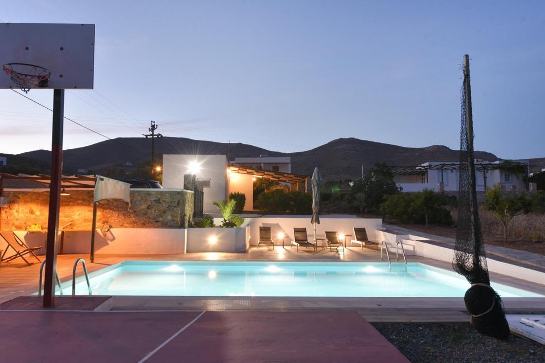 Flora'S Beach And Pool Villa In Syros Liaropá Exterior foto