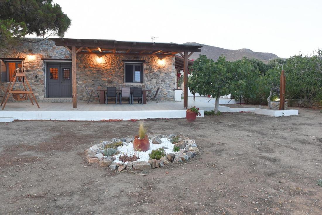 Flora'S Beach And Pool Villa In Syros Liaropá Exterior foto